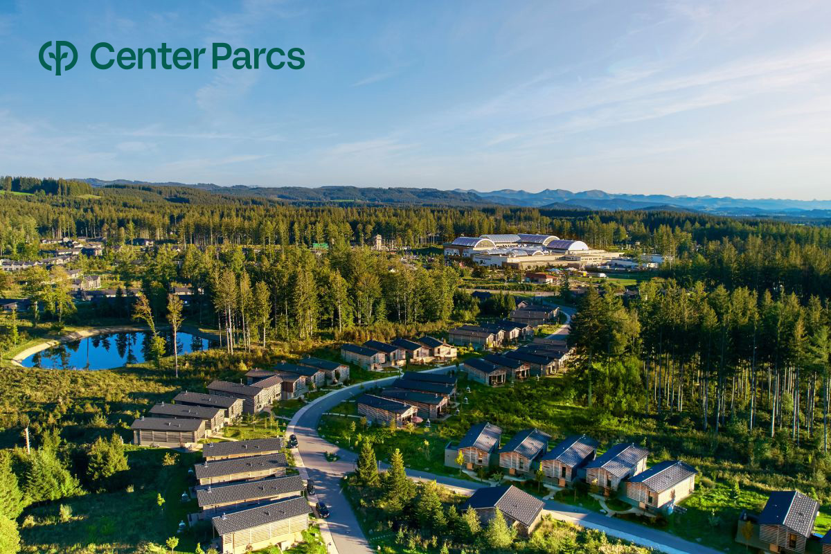 Entdecke Center Parcs mit deinem Reisebüro: Ferienhäuser in der Natur, Aqua Mundo und Urlaubsideen für Allgäu, Nordborg und Hochsauerland.